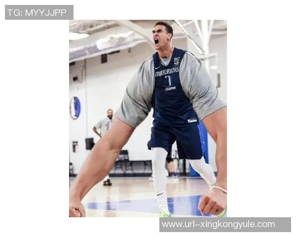 德怀特鲍威尔以身作则展现职业素养引领球队奋发向上