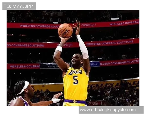 湖人新签赫伯特琼斯三年6758万多队认为其价值可达两个首轮选秀权 湖人新签赫伯特琼斯三年6758万多队认为其价值可达两个首轮选秀权