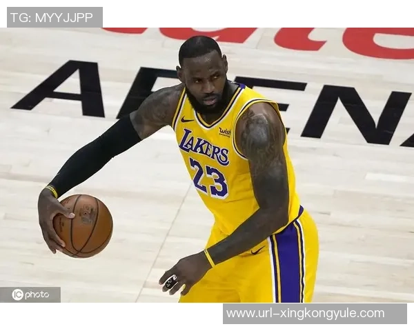 詹姆斯以坚定语气推广新产品展现成熟与过去决策的和解之路