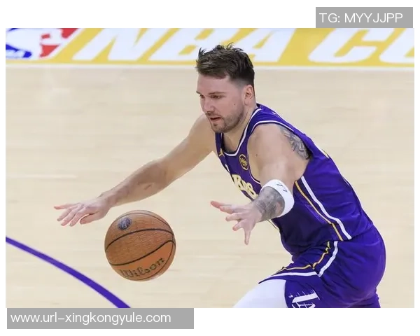 东契奇与里夫斯联手发威詹姆斯是否会影响他们的表现引发热议