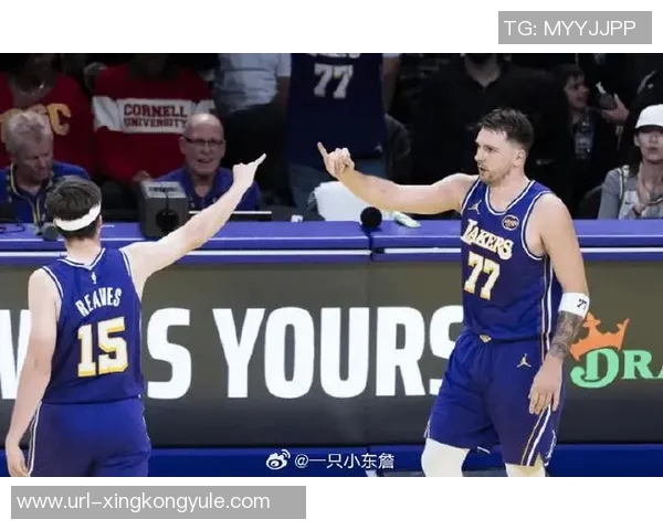 东契奇与里夫斯联手发威詹姆斯是否会影响他们的表现引发热议