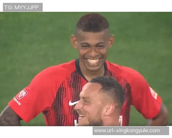 刘浩帆小禁区内解围失误险酿乌龙球队友遭殃令人捏把汗